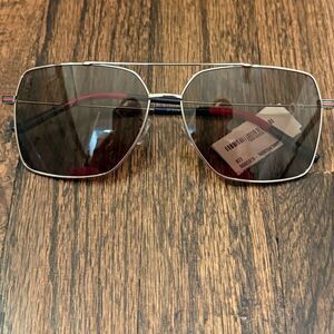 NWT GUCCI sunglasses GG1053SK 001